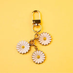 MONBEBE 白色小雛菊 Bag Charm